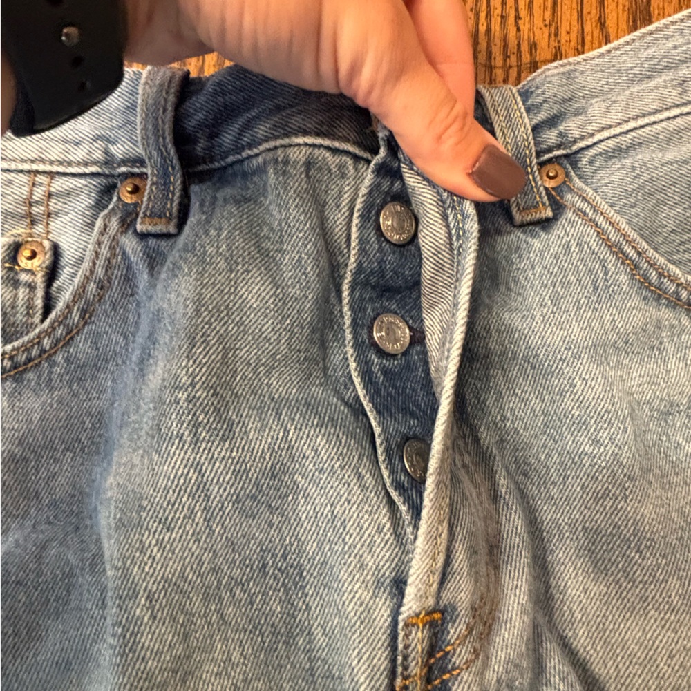 Levi’s women’s denim short W30 - Picture 5 of 15